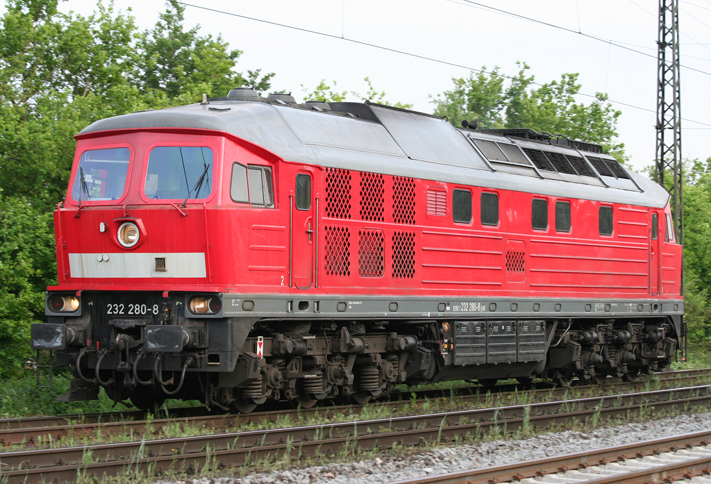 Die altbel�ftete 232 280-8 durchf�hrt Duisburg Neudorf Lz am 25.05.2010