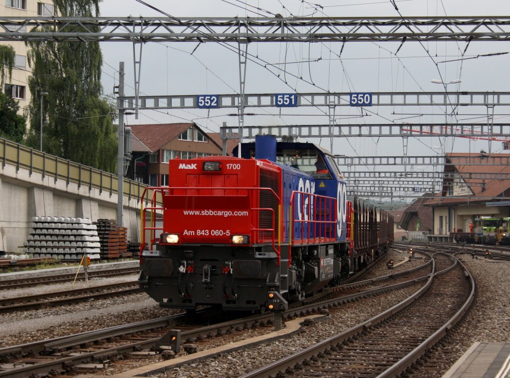 Die Am 843 060 bei einer Rangierfahrt am 29.06.2011 in Spiez.