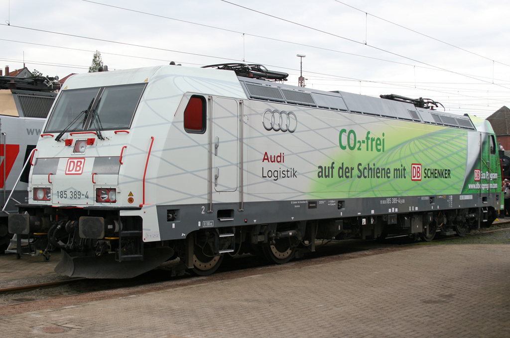 Die Audi 185 389-4 steht zur Pr�sentation im Bw Osnabr�ck zum Jubil�um am 19.09.2010