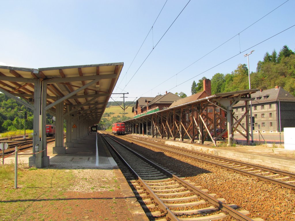 Die Bahnsteige 2 und 1 in Probstzella; 15.08.2012