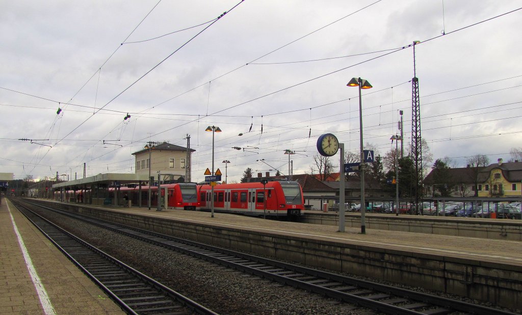 Die Bahnsteige in Grafing Bahnhof; 15.01.2011