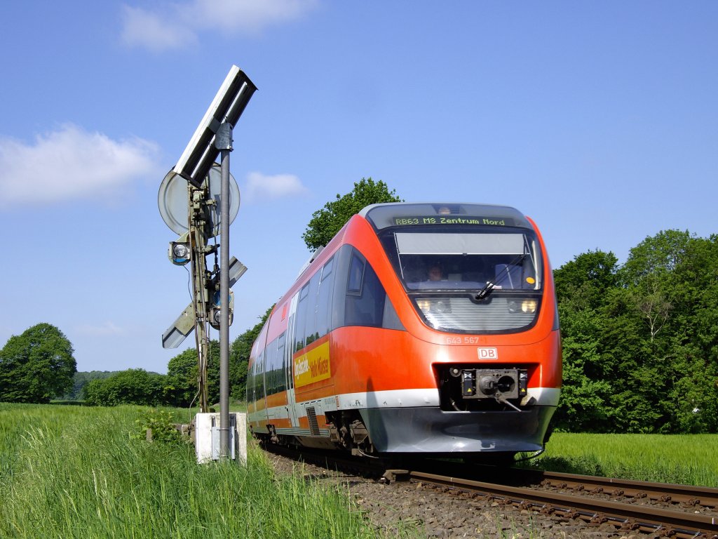 Die Baumberge-Bahn nach M�nster-Zentrum-Nord erreicht in K�rze Havixbeck. Hier stehen die letzten Formsignale im M�nsterland, zwar sind an der Strecke Enschede - Gronau - Dortmund noch welche, aber diese werden ende des Jahres fallen. Auch an der Baumberge-Bahn wird es nicht mehr lange dauern, bis der Anschluss an das ESTW Coesfeld kommt. Havixbeck, 25.05.2010