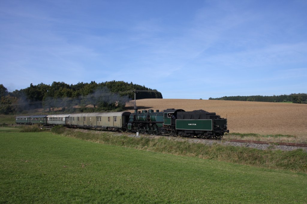 Die bayrische S3/6 auf gro�er Fahrt zwischen Landshut und Oberneuhausen am 16.10.2011