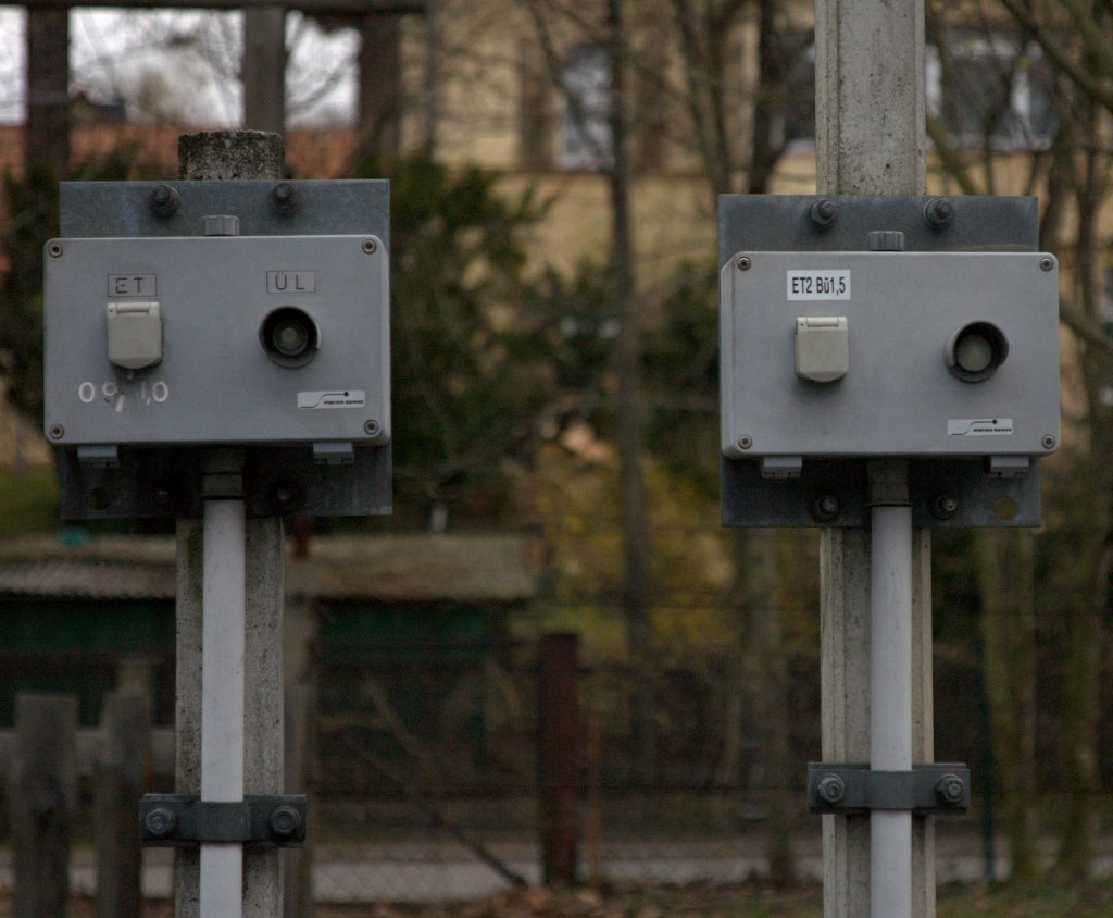 Die Bedienungsschalter f�r den B� am Wei�en Ro� der L��nitzgrundbahn am 08.04.2012 gegen 12:30 Uhr aufgenommen.