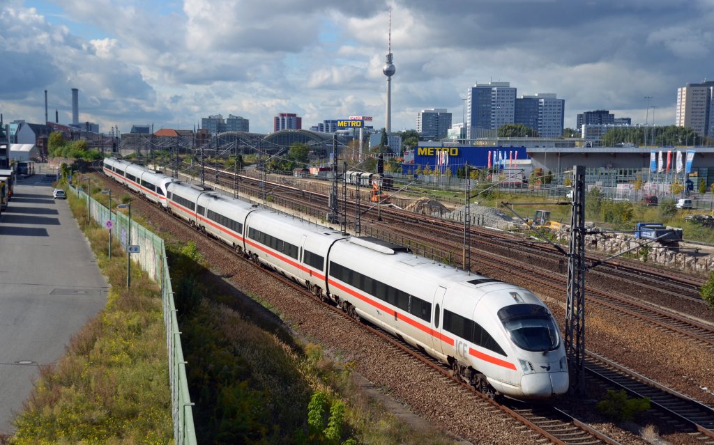 Die beiden 605, welche als ICE 38/381 nach Berlin gekommen waren, haben am 22.09.12 den Berliner Ostbahnhof verlassen und sind nun auf dem Weg in die Abstellgruppe Rummelsburg.