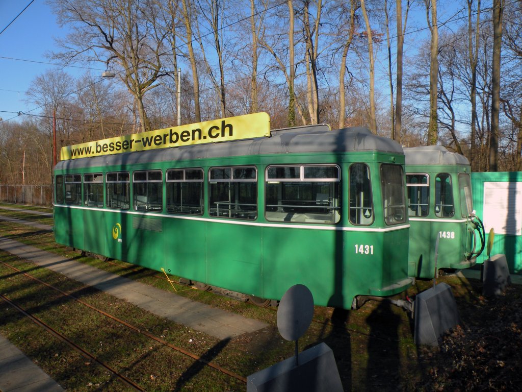 Die beiden Anhnger mit den Betriebsnummern 1431 und 1438 werden nicht mehr eingesetzt und bald nach Belgrad transportiert. Die Aufnahme stammt vom 07.02.2011.