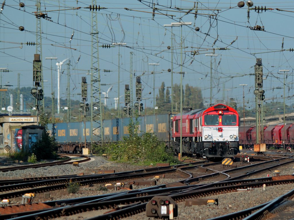 Die beiden Class66 DE6312 und DE6311 (Hana) von Crossrail ziehen am 28.09.2011 in Doppeltraktion den Bulkhaul-Ganzzug aus Aachen West Richtung Belgien.