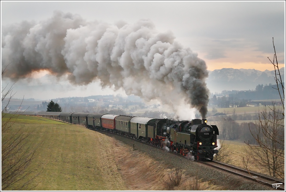 Die beiden Dampfloks 78 618 & 638 1301 ziehen den R 14313 von Attnang Puchheim nach Simbach. 
Dampfspektakel Hausruck 2011 
Bruckmhl 13.3.2011