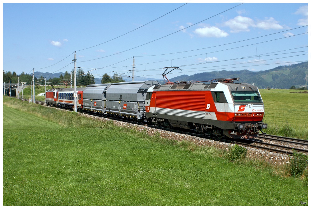 Die beiden E-Loks 1014 014 + 1014 003 fahren mit dem Messzug SPROB 97738 von Unzmarkt nach Knittelfeld.Getestet wurden die beiden Talns.
Zeltweg 29.6.2010