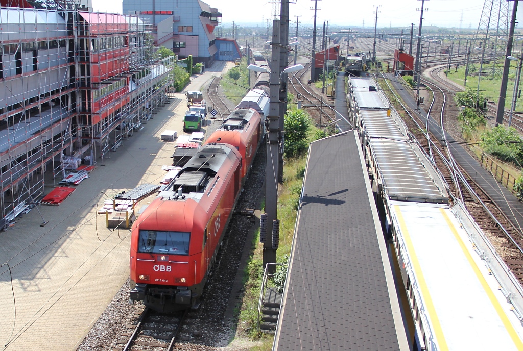 Die beiden Herkies 2016 013 und 014 kamen wenig sp�ter mit einem Gz wieder in den Zvbf Wien eingefahren. Aufgenommen am 07.07.2012.