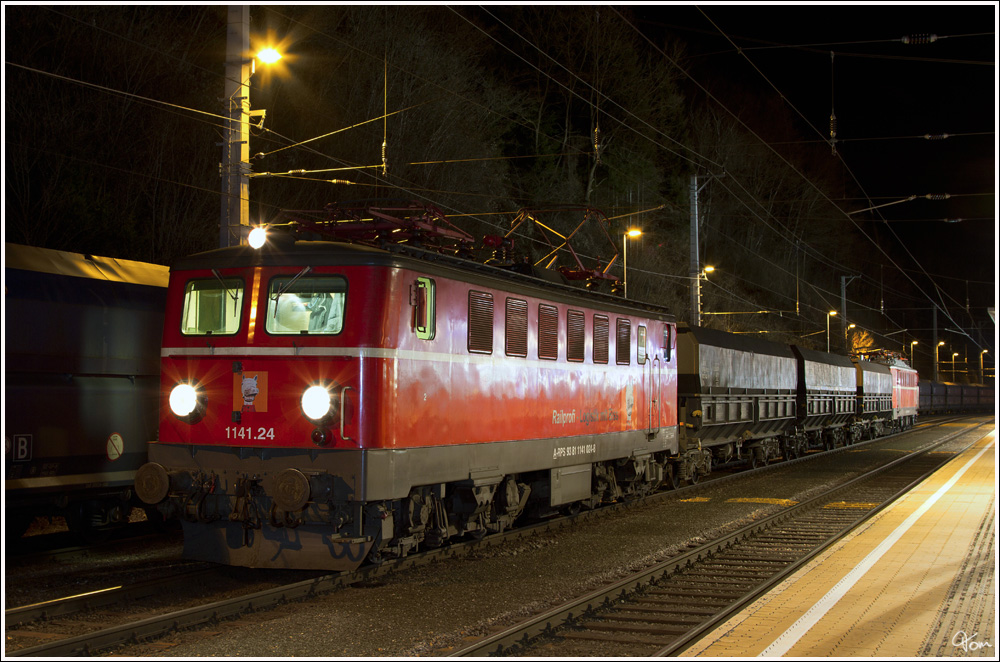 Die beiden RPS (Rail Professionals Sttz) Loks, 1141 24 und 1041 202 fahren mit SLGAG 47388 von Hegyeshalom nach Klagenfurt. 
Leoben 24.2.2012