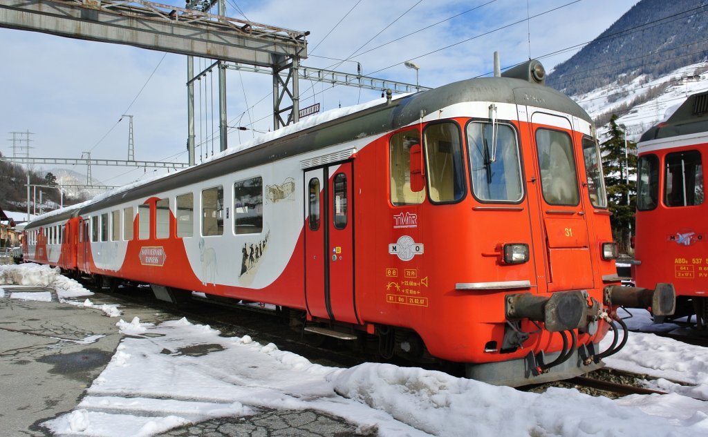 Die beiden Steuerwagen mit den neuen Betriebsnummern: 50 37 20-03 031-4+033-0 (Intern Nr. 31+33, stehen schon einige Zeit abgestellt in Orsires, 13.01.2013.