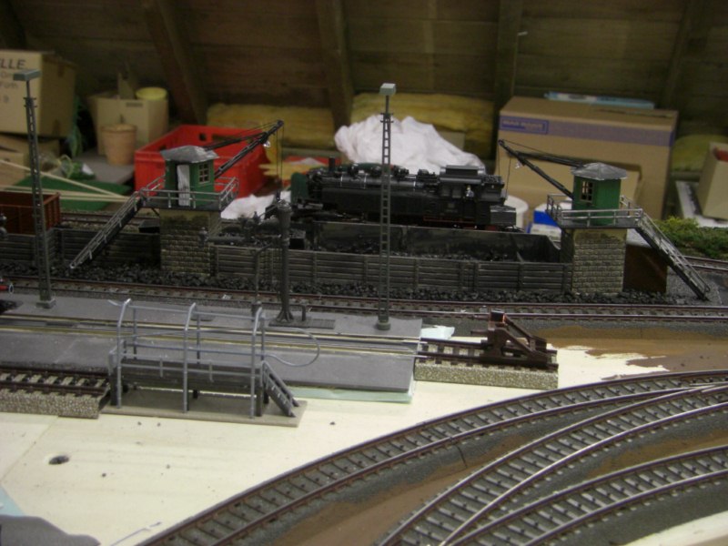 Die Bekohlungsanlage von der anderen Seite aus.