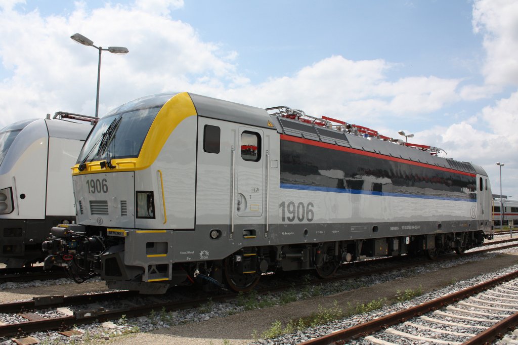 Die Belgische 1906 am 1.7.12 abgestellt in Wegberg-Wildenrath beim Tag der offenen Tr.