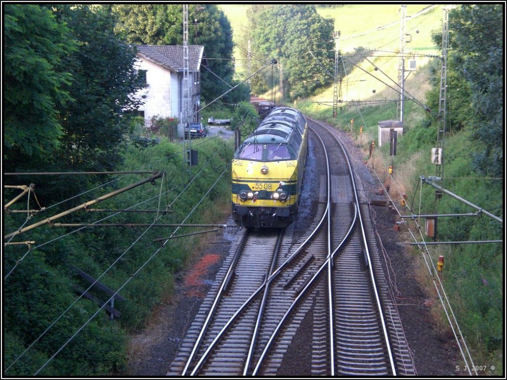 Die belgische Baureihe 55 in Doppeltraktion hinauf nach Montzen am Gemmenicher
Tunnel im Sommer 2007. Das war Dieselsound pur an dieser Stelle.