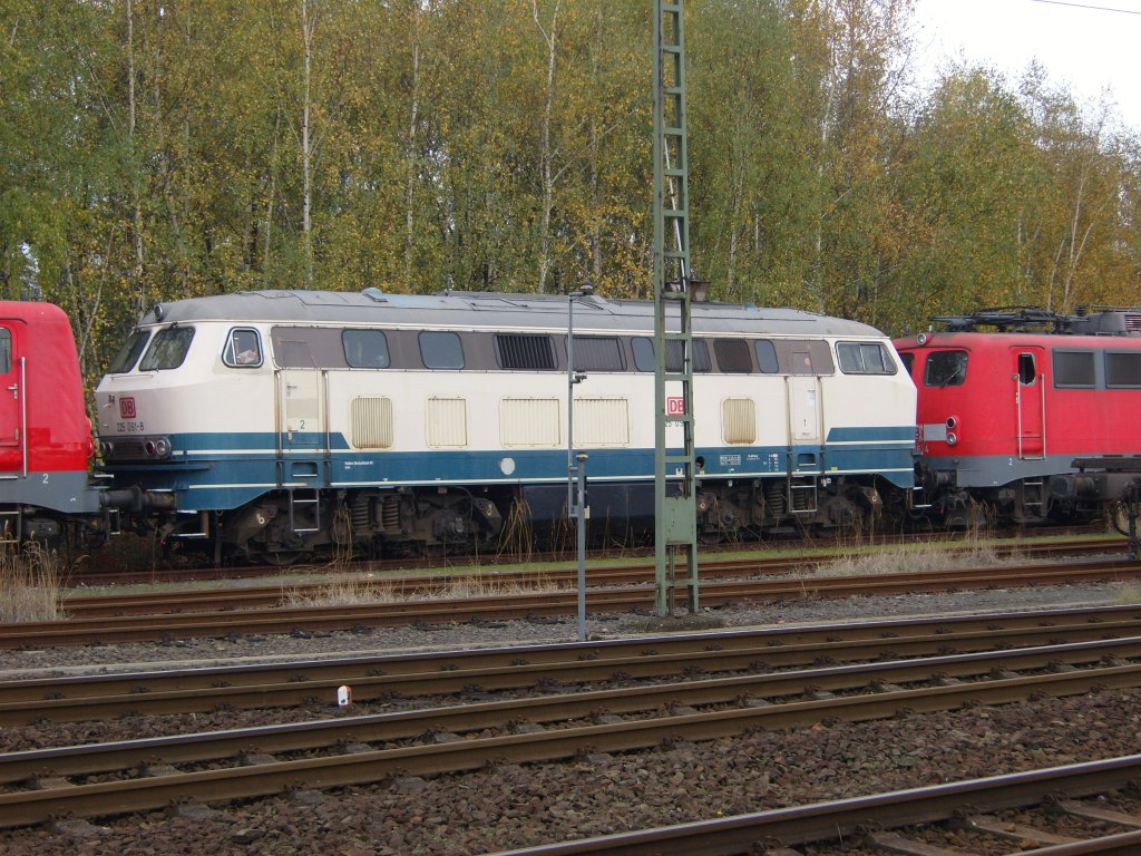 Die Blau/Beige 225 091-8 Z-gestellt in Gremberg am 11.10.2009.
