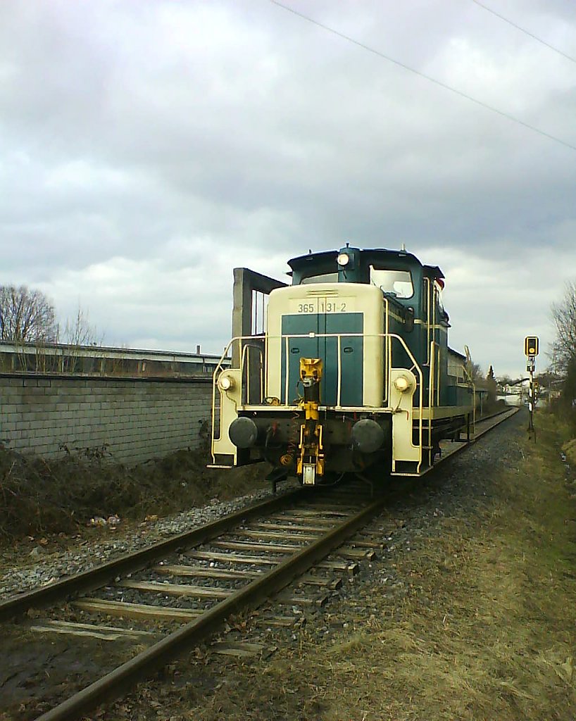 Die blaue BR 365 der RSE die am Sonntag dem 21.2.10 auf der Hausstrecke Pendelfahrten machte.
