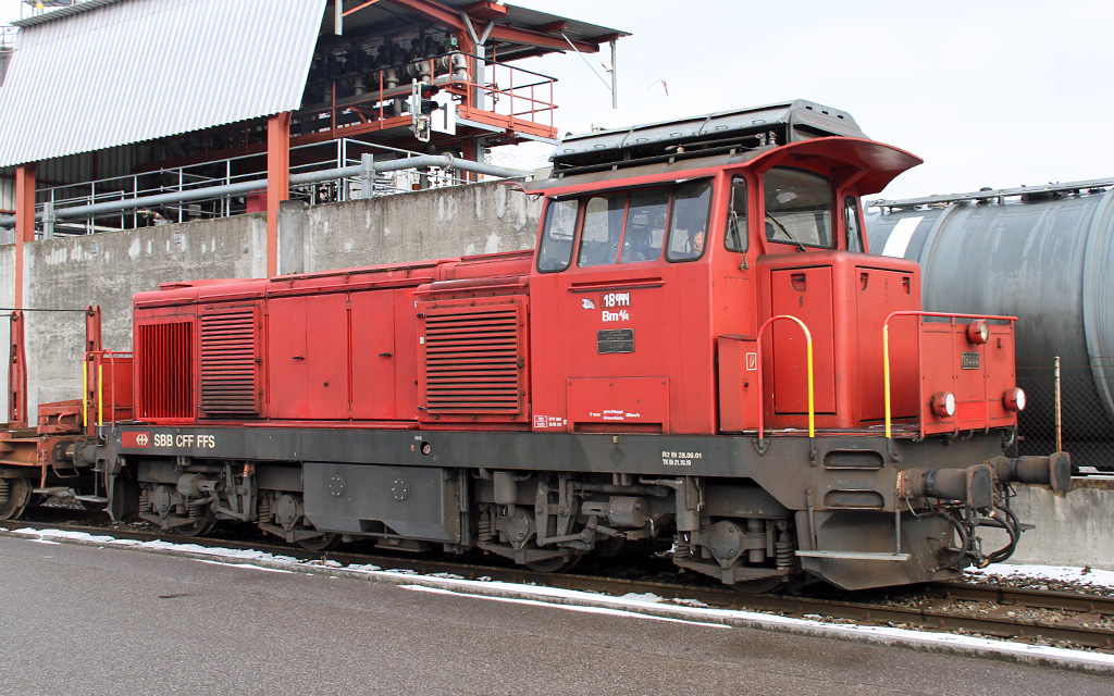 Die Bm4/4 18444 der SBB mit ihrer Notdrtigen Handgemalten Nummer am 21. Januar 2013 im Birsfelder Hafen.