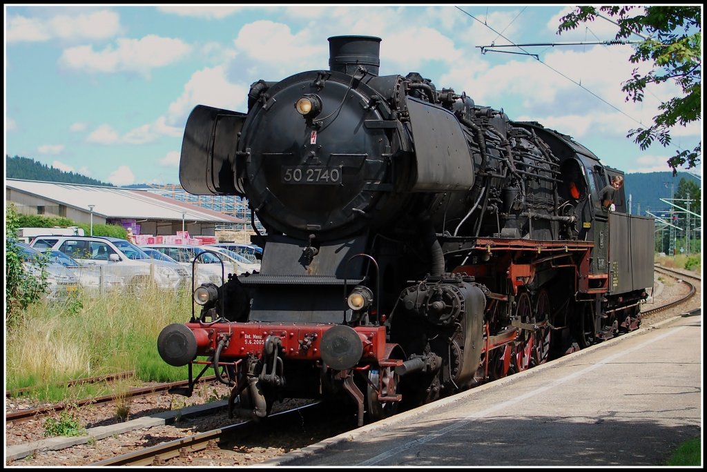 Die BR 050 2740 von IG 3 SeenBahn hier bei rangierarbeiten in Bhf Titisee (Schw) am 31.07 2010.