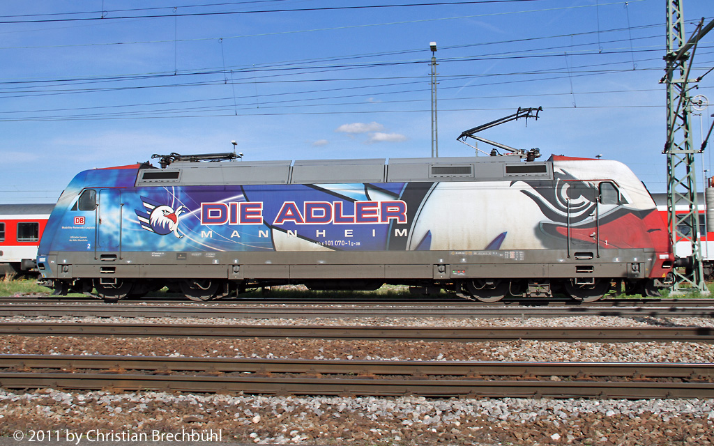 Die BR 101 070-1 der DB in den Farben der Adler Mannheim beim Badischen Bhf zu Basel am 1. 04.2011