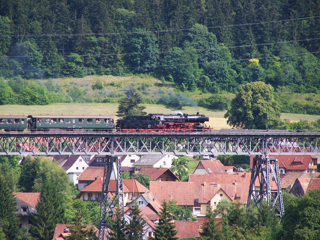 Die BR 50 2988 auf den Epfenhofer Viadukt am 25/06/11.