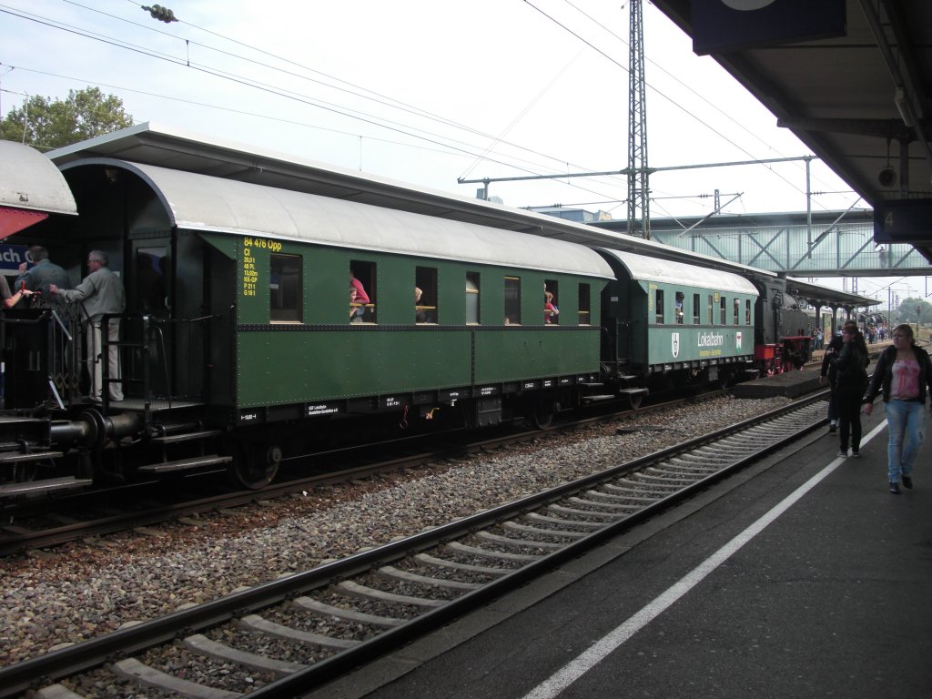 die BR 75 1118 mit ihrem aus verschiedenen Wagen zusammengestelltem Zug  (Mrklintage Sep. 2009 in GP)