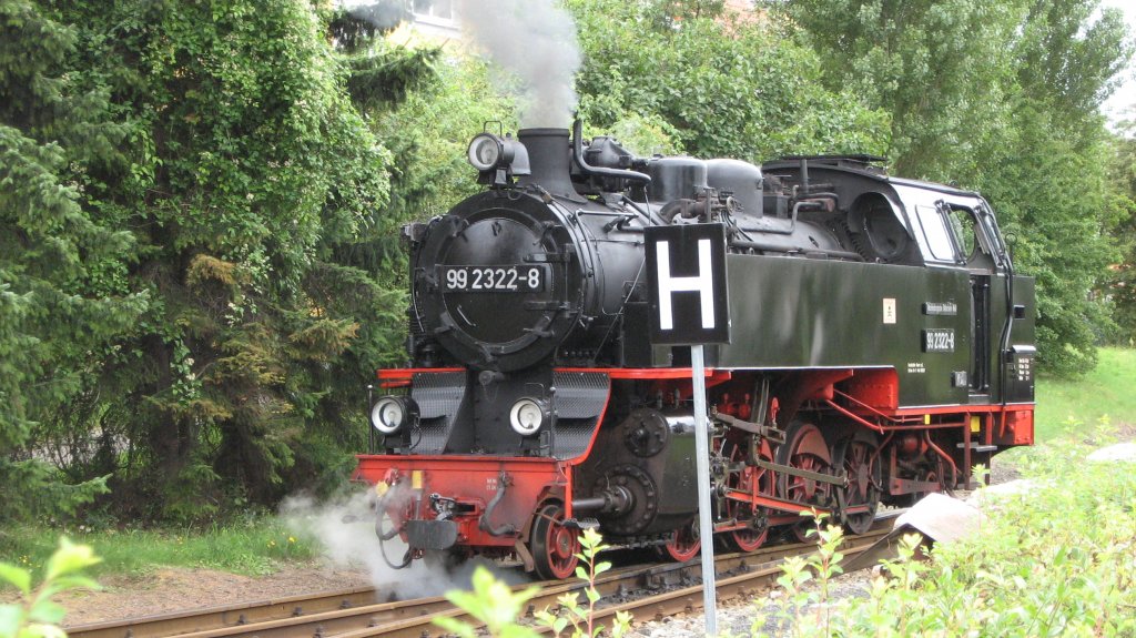 Die BR 99 2322-8 der Mecklenburgischen B�derbahn Molli in K�hlungsborn am 17.08.2010.