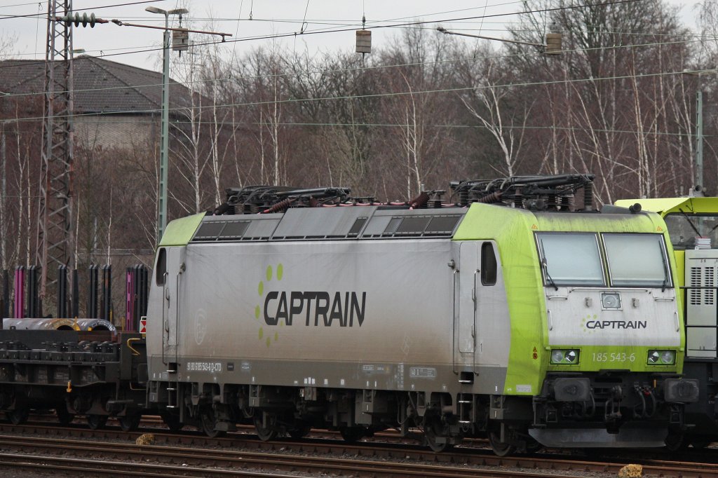 Die Captrain 185 543 stand am 11.3.12 abgestellt in Dsseldorf-Rath.Verdeckt dahinter stand die seit kurzem in Captrain Farben umlackierte TWE V156.
