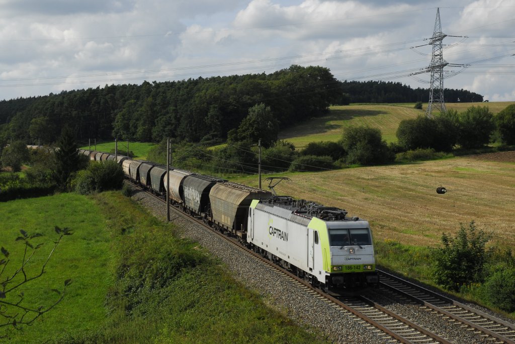 Die Captrain 186 142 wurde hier mit dem Getreidezug nach Ungarn aufgenommen!!!Dank an den Vormelder Basti!!!