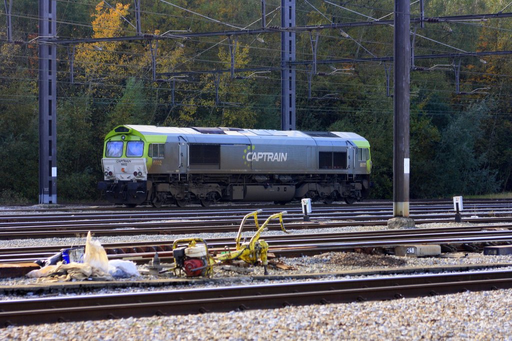 Die Class 66 6602 von Captrain steht abgestellt in Montzen-Gare.
29.10.2011