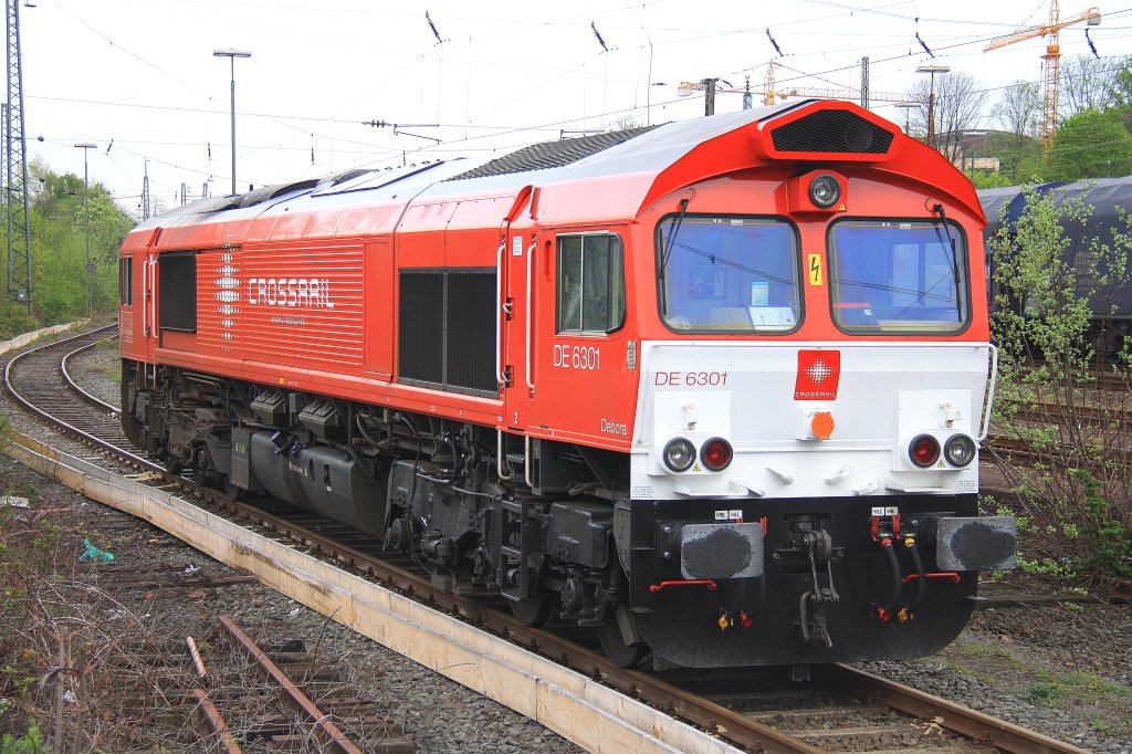 Die Class 66 DE6301  Debora  von Crossrail steht an der Laderampe in Aachen-West am 28.4.2012.