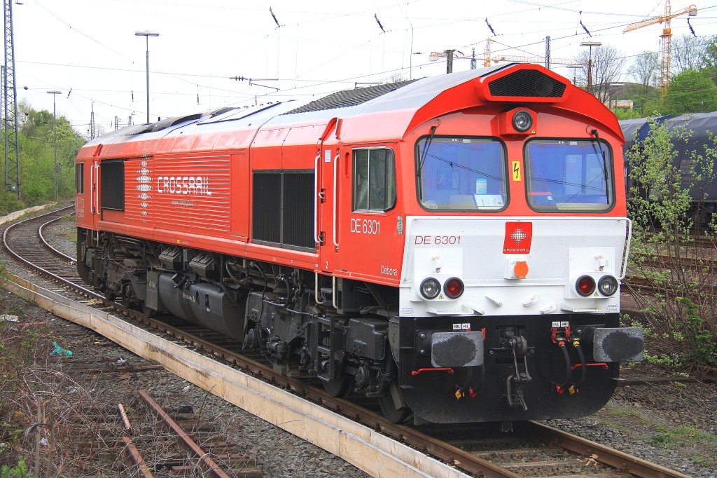 Die Class 66 DE6301  Debora  von Crossrail steht an der Laderampe in Aachen-West am 28.4.2012.