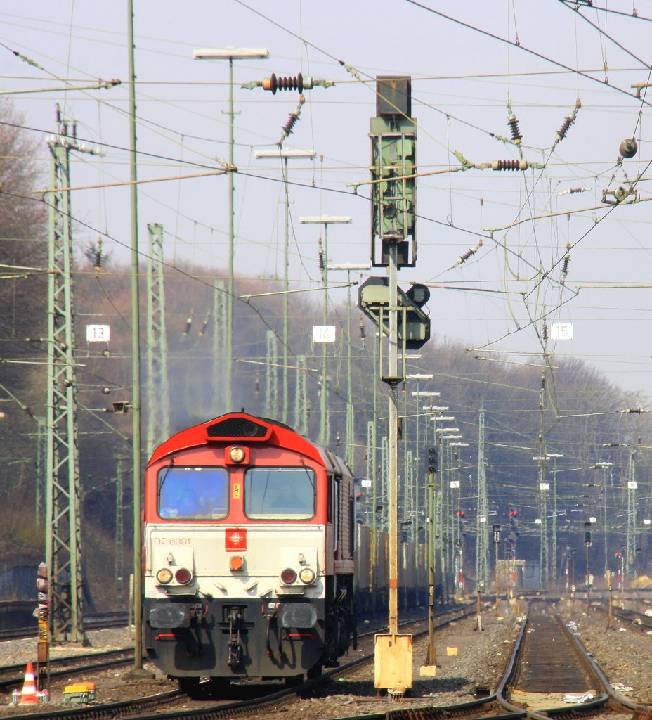 Die Class 66 DE6301  Debora  von Crossrail fhrt als Lokzug von Aachen-West nach Montzen(B)bei schnem Sonnenschein am 1.4.2013.