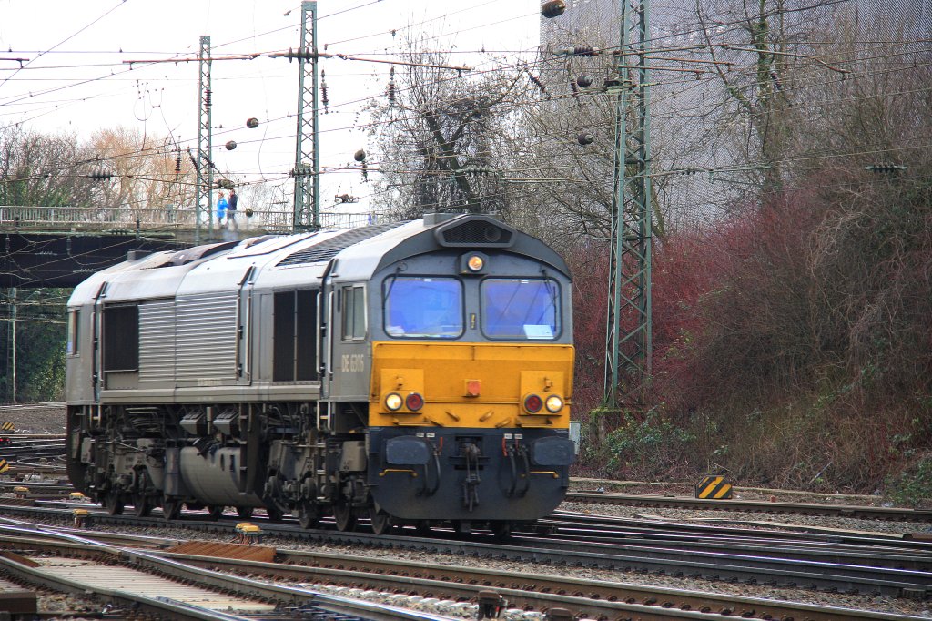 Die Class 66 DE6306 von DLC Railways kommt als Lokzug aus Montzen(B) und fhrt in Aachen-West ein am 14.1.2012.