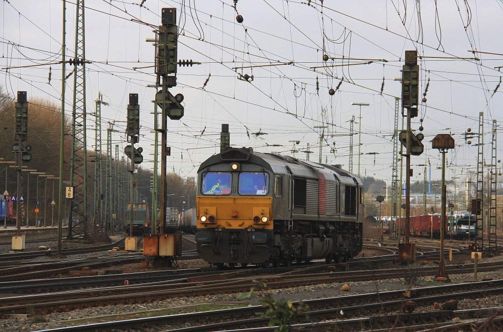 Die Class 66 DE6309 von DLC Railways rangiert in Aachen-West am 14.1.2012.