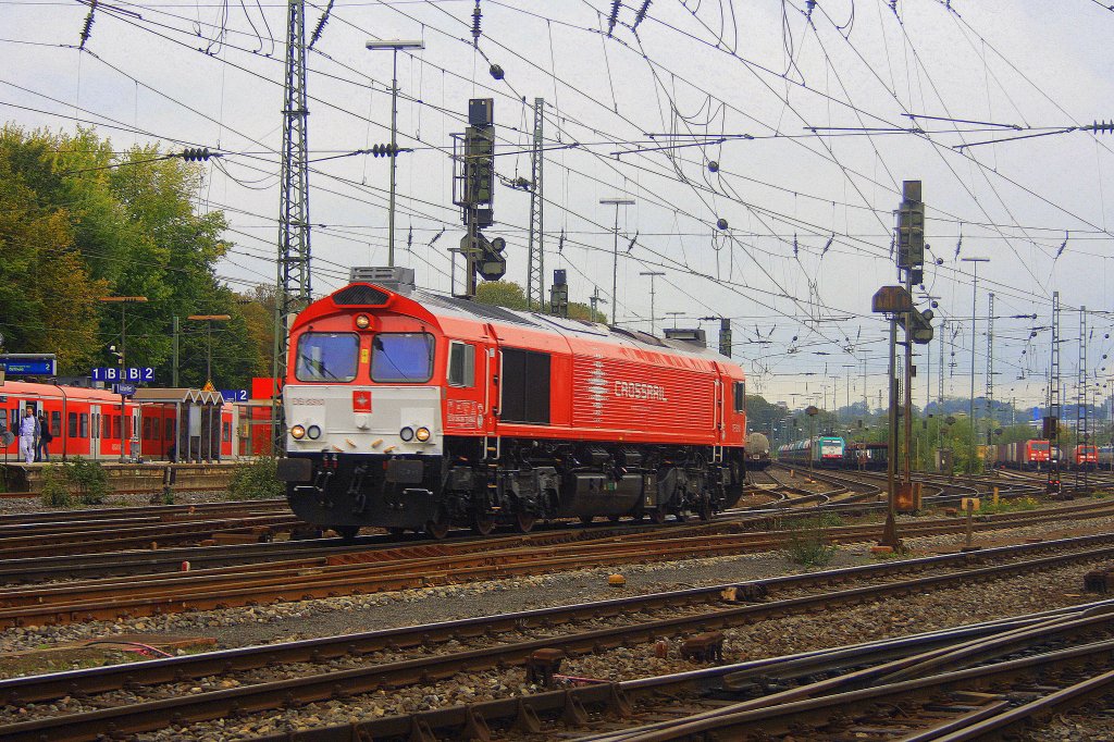 Die Class 66 DE6310  Griet  von Crossrail rangiert in Aachen-West bei Herbstwetter.
8.10.2011