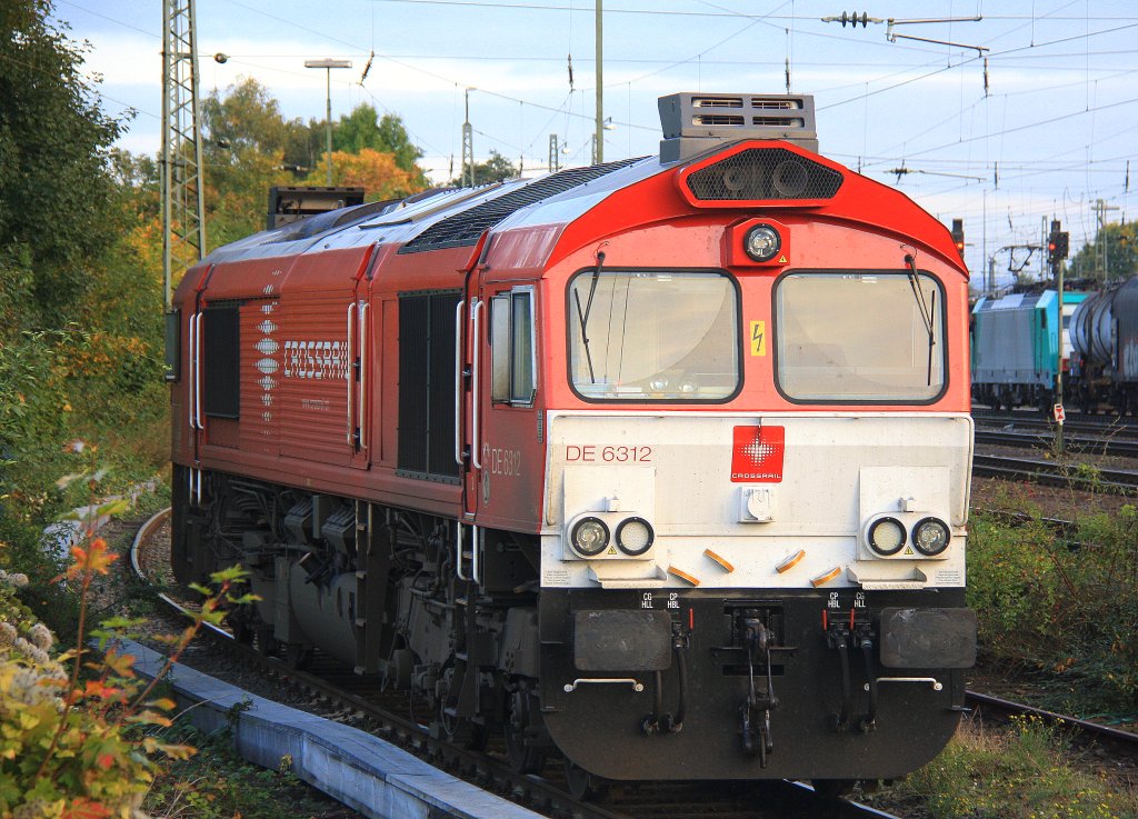 Die Class 66 DE6312  Alix  von Crossrail steht abgestellt in Aachen-West in der Abendsonne am 9.10.2012.