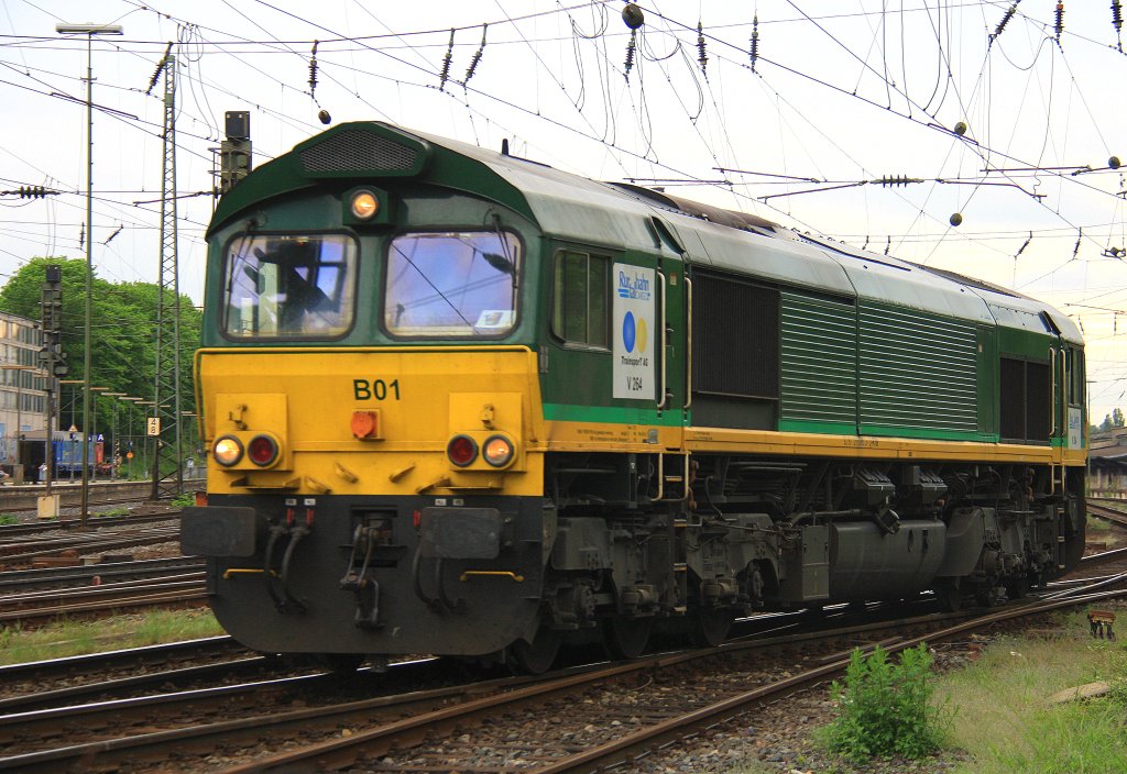 Die Class 66 PB01 von der Rurtalbahn  und fhrt als Lokzug aus Aachen-West nach Montzen(B) bei Wolken am 11.5.2012.