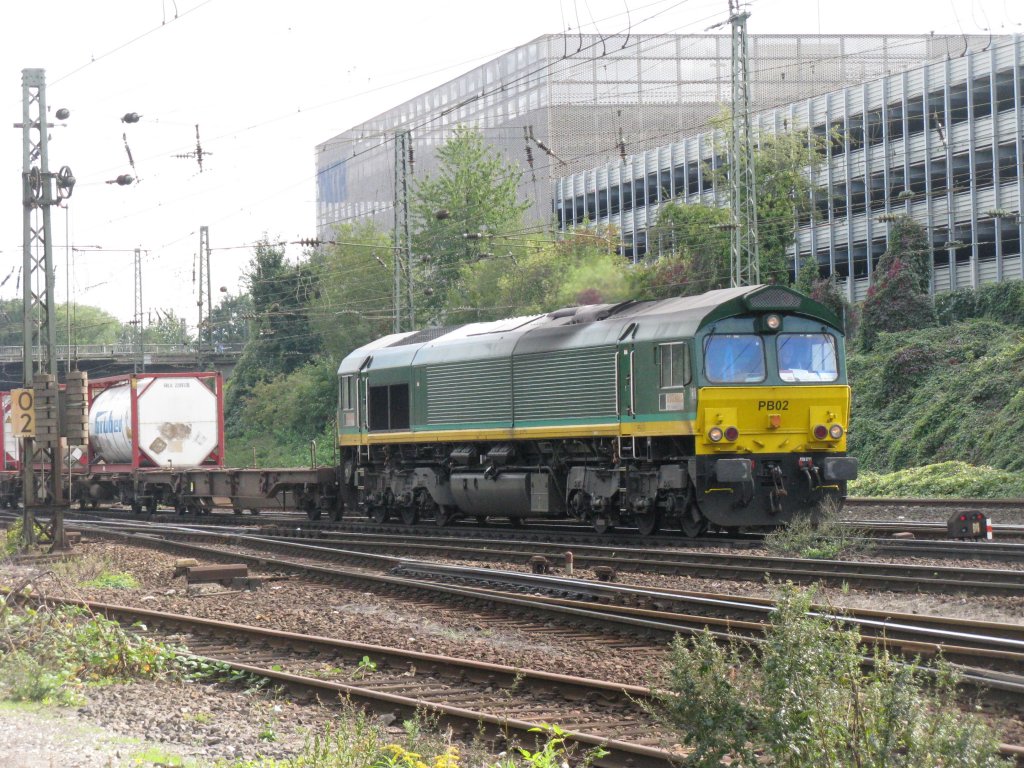 Die Class 66 PB02 von Ascendos Rail Leasing kommt mit einem Containerzug aus Belgien und f�hrt in Aachen-West ein 18.9.2010