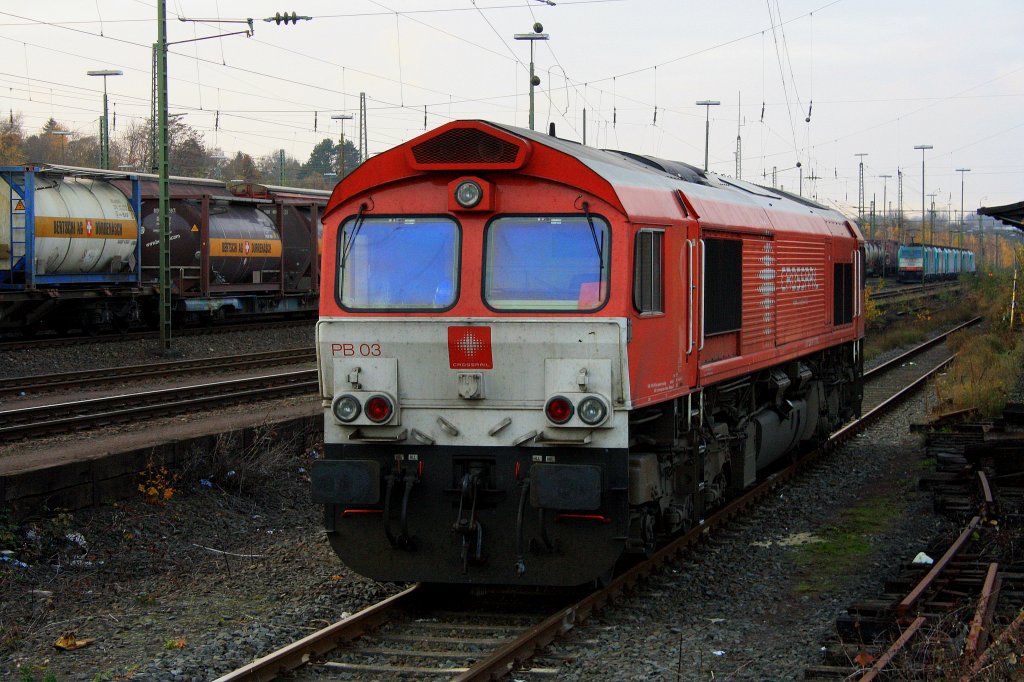Die Class 66 PB03  Mireille  von Crossrail steht abgestellt an der Laderampe in Aachen-West.
26.11.2011