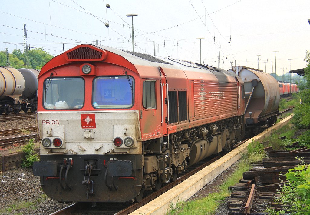 Die Class 66 PB03  Mireille  von Crossrail steht abgestellt an der Laderampe in Aachen-West bei Wolken am 29.5.2012.