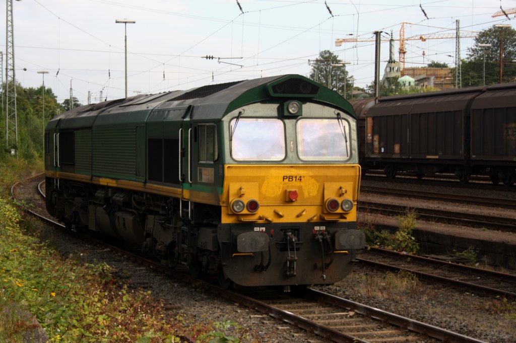 Die Class 66 PB14 von Ascendos Rail Leasing steht abgestellt in Aachen-West bei Sommerwetter.
Aufgenomen an der Rampe  vom Aachener-Westbahnhofes.
2.8.2011