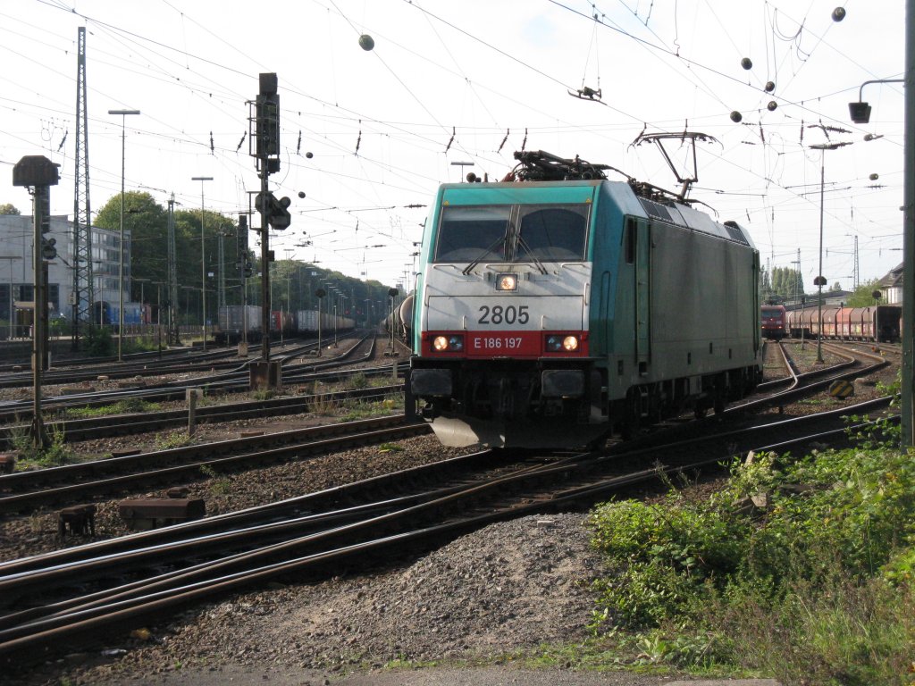 Die Cobra 2805 rangiert in Aachen-West. 
3.10.2010