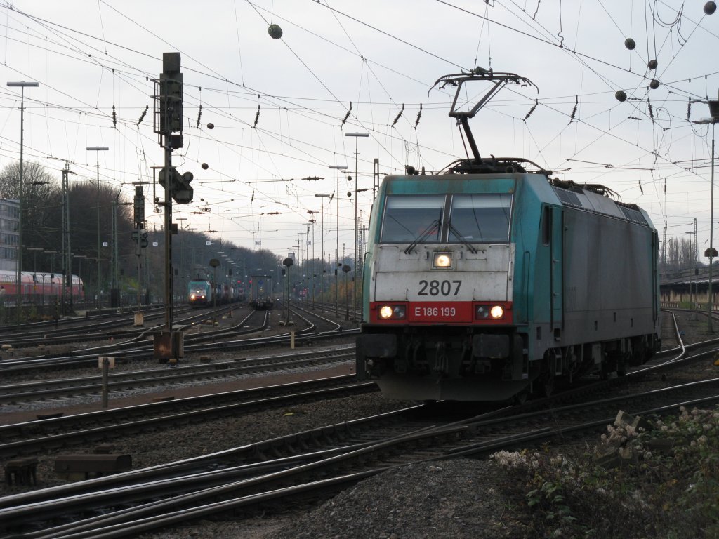 Die Cobra 2807 rangiert in Aachen-West.
27.11.2010