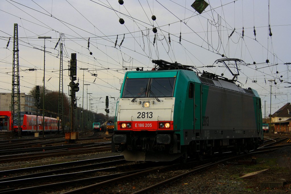 Die Cobra 2813 rangiert in Aachen-West.
11.12.2011
