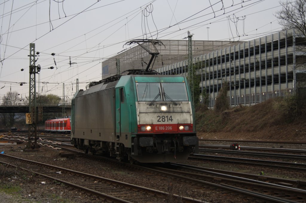 Die Cobra 2814 fhrt als Lokzug aus Montzen/Belgien und fhrt in Aachen-West ein.
26.3.2011