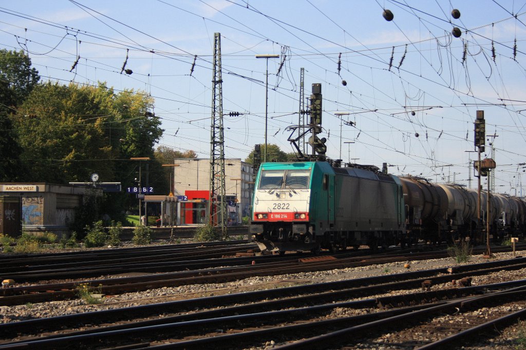 Die Cobra 2822 fhrt mit einem gemischten Gterzug von Aachen-West nach Antwerpen-Noord(B) bei Sonne.
24.9.2011