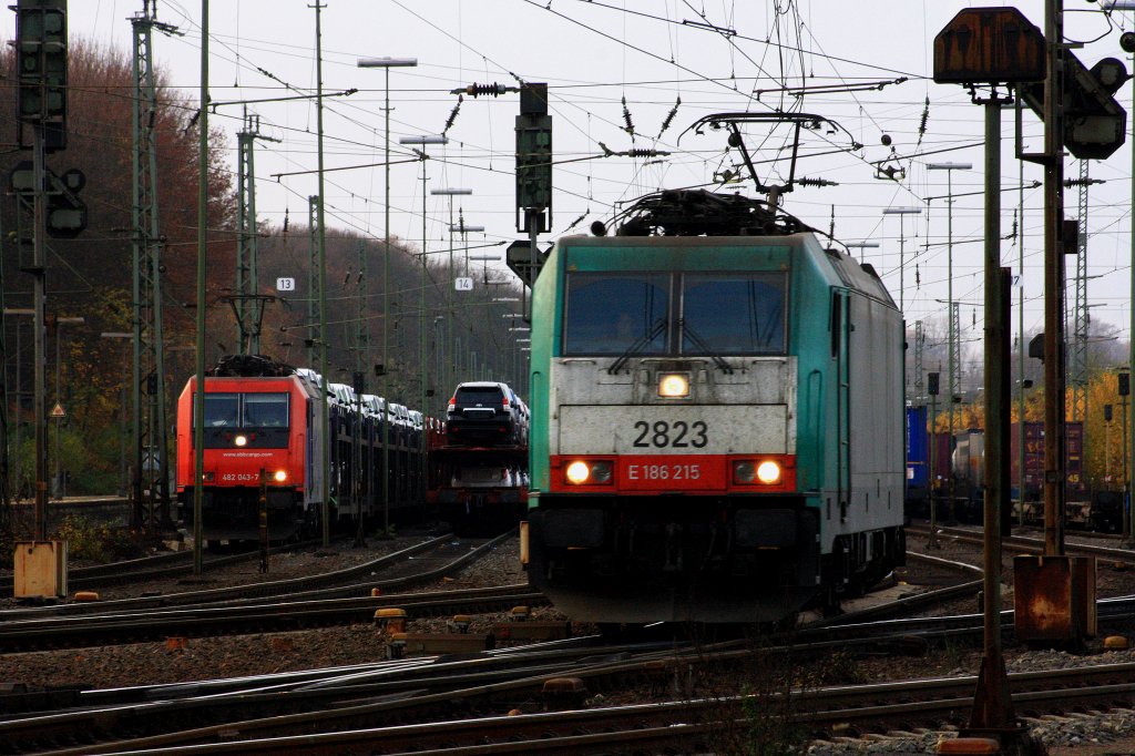 Die Cobra 2823 rangiert in Aachen-West.
26.11.2011