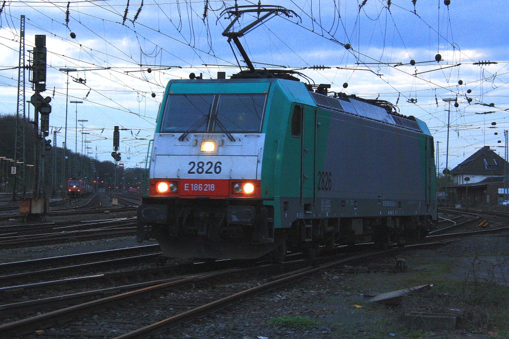Die Cobra 2826 f�hrt als Lokzug von Aachen-West nach Belgien bei Abendstimmung am 11.4.2012.