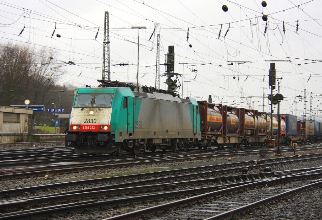 Die Cobra 2830 f�hrt mit einem Containerzug von Aachen-West nach Belgien am 4.3.2012.